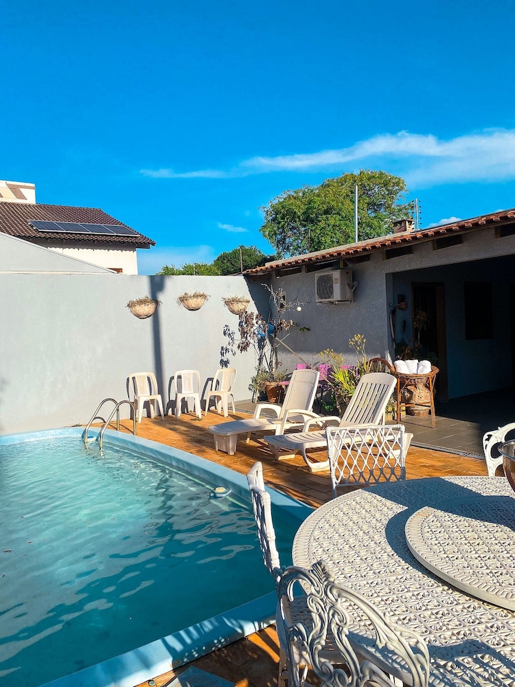 Casa 3 suites 1 quarto piscina AC 10 Hos