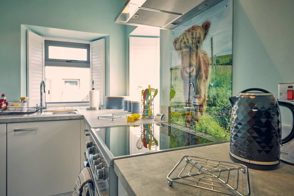 Host Stay Bluebell Cottage