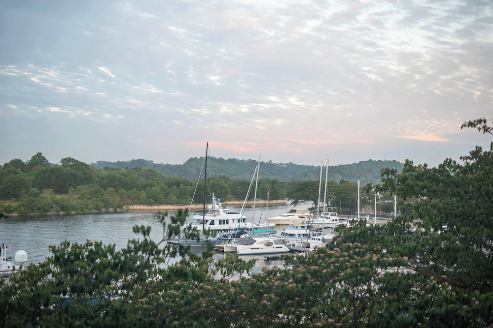 3BR Somerset Apt 2 TVs With Harbour View, Legoland