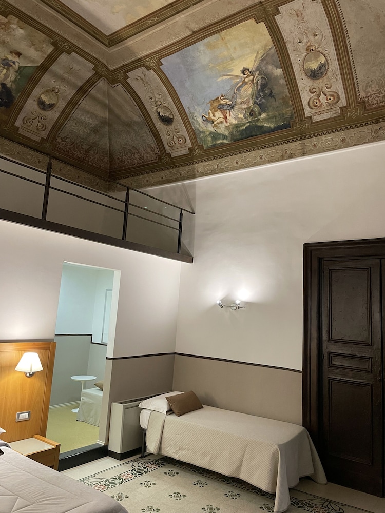 CostantiNapoli 27