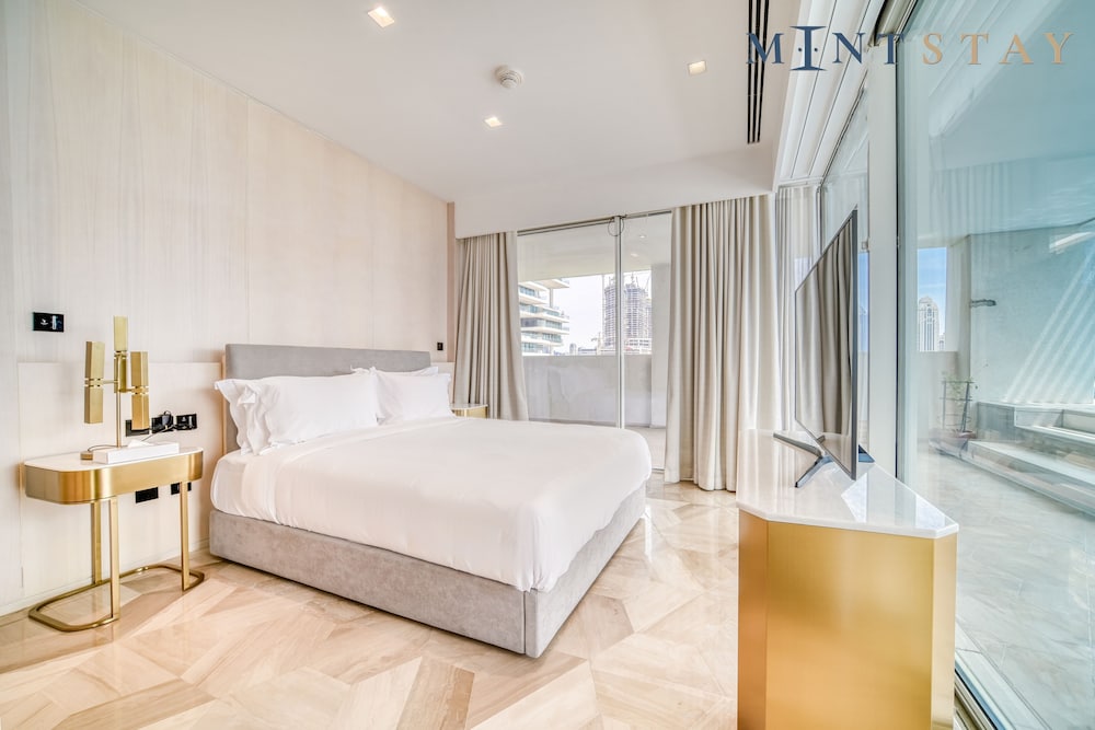 Five Palm Jumeirah Residences -Mint Stay