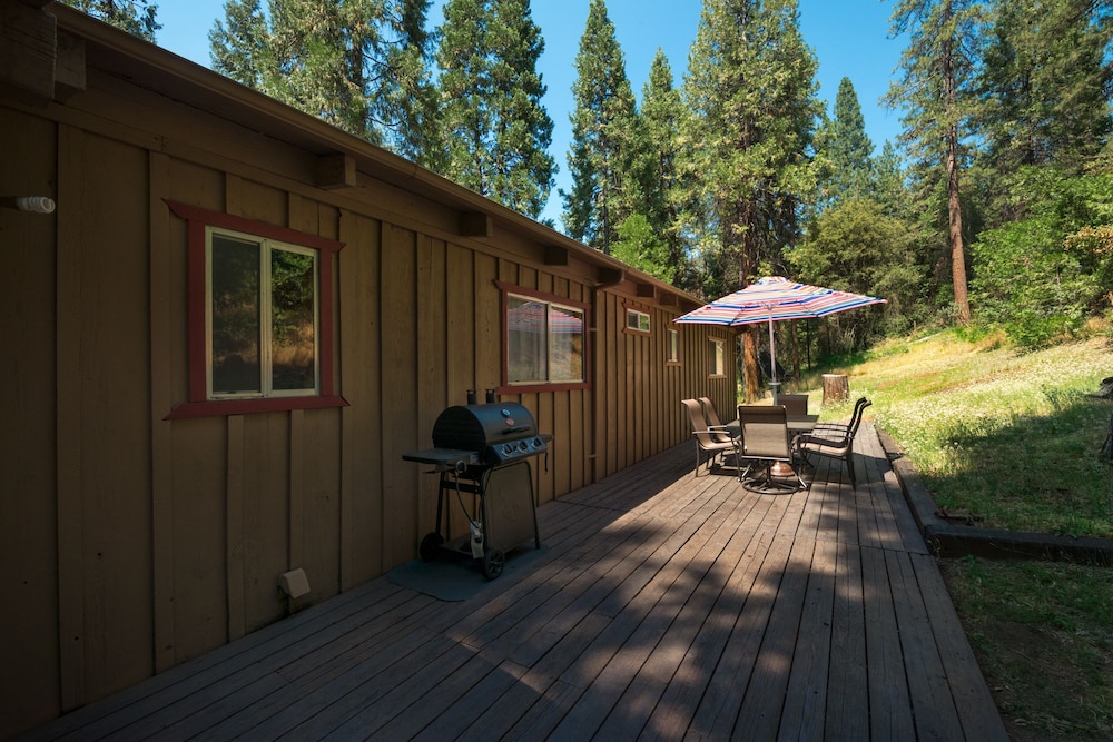 Yosemite Scenic Wonders - Bass Lake Area