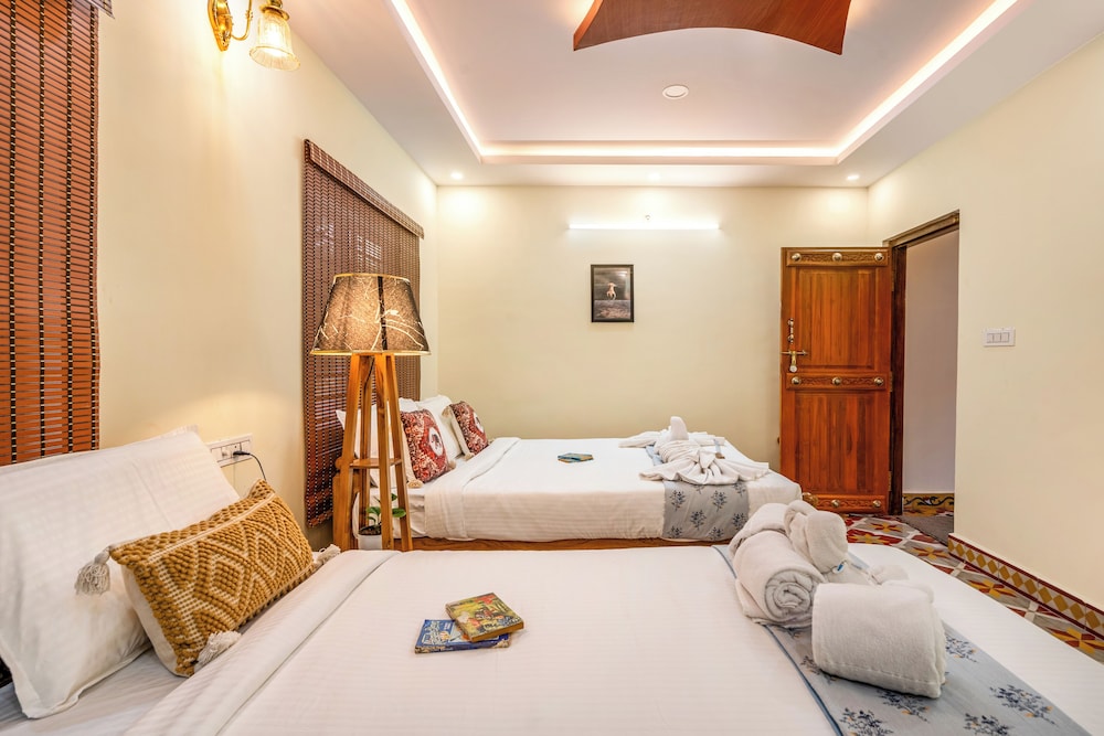 APR Villa by Alaya Stays