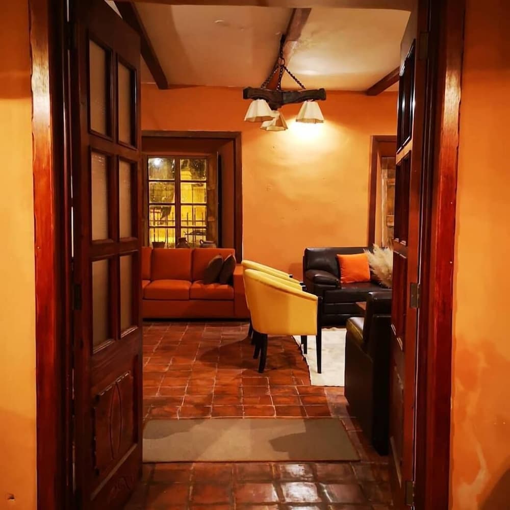 La Casona Lampa