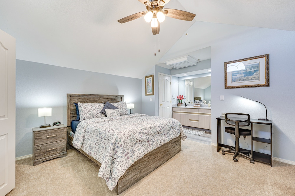 Updated Branson Condo w/ Lake Taneycomo Views!