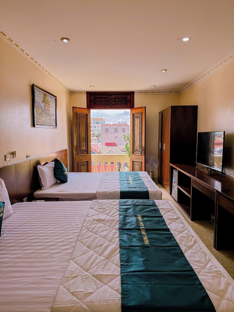 Sky 2 Hotel