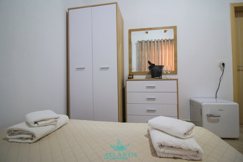 Atlantis Hotel & Apartments photo 2