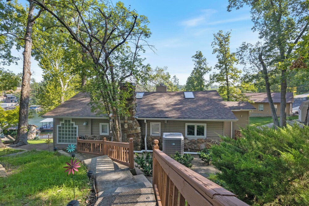 Lakefront Oasis With Skylights & Covered Boat Slip For Extra Adventure