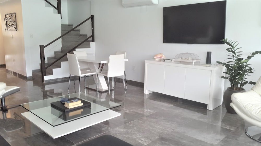 HBK Villa Rentals at Jolly Harbour