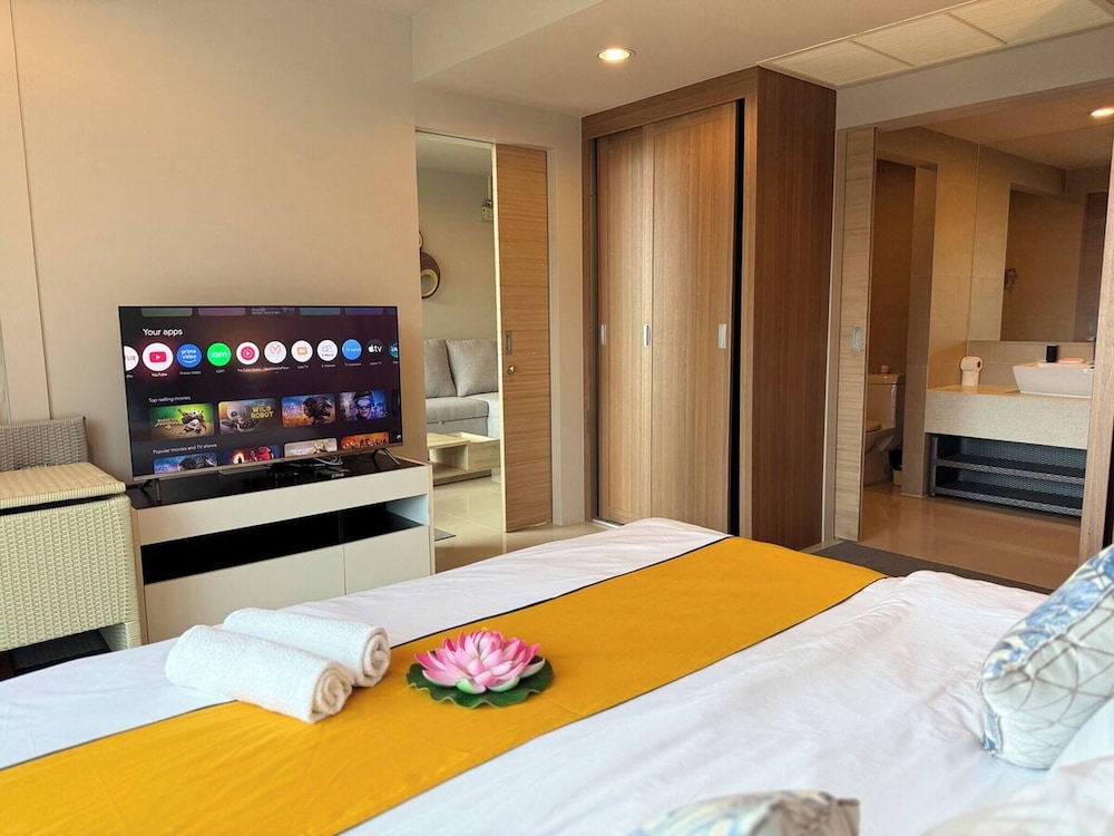 2BR Apartment Pool Gym 1km to Karon Beach