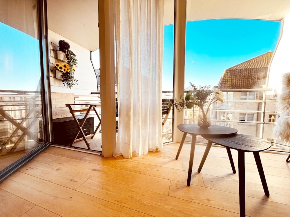 Apartment in Wenduine Near Zeedijk Beach