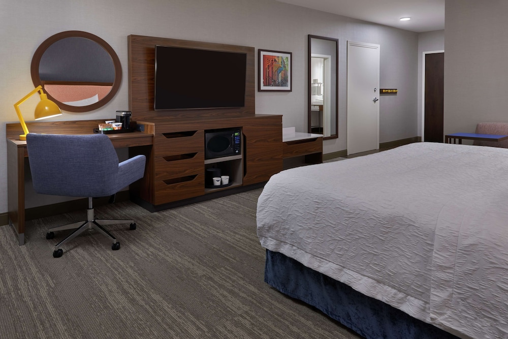Hampton Inn  Suites by Hilton Montreal-Dorval - Property Image 26