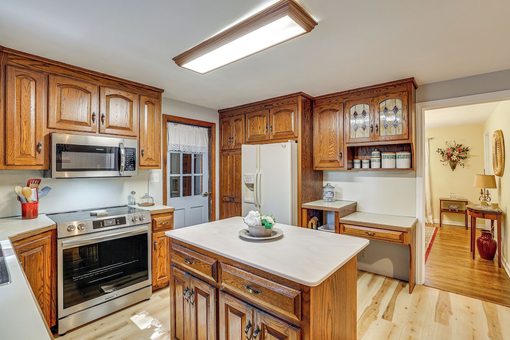 Family Getaway in Bristol Near Trails & Parks!