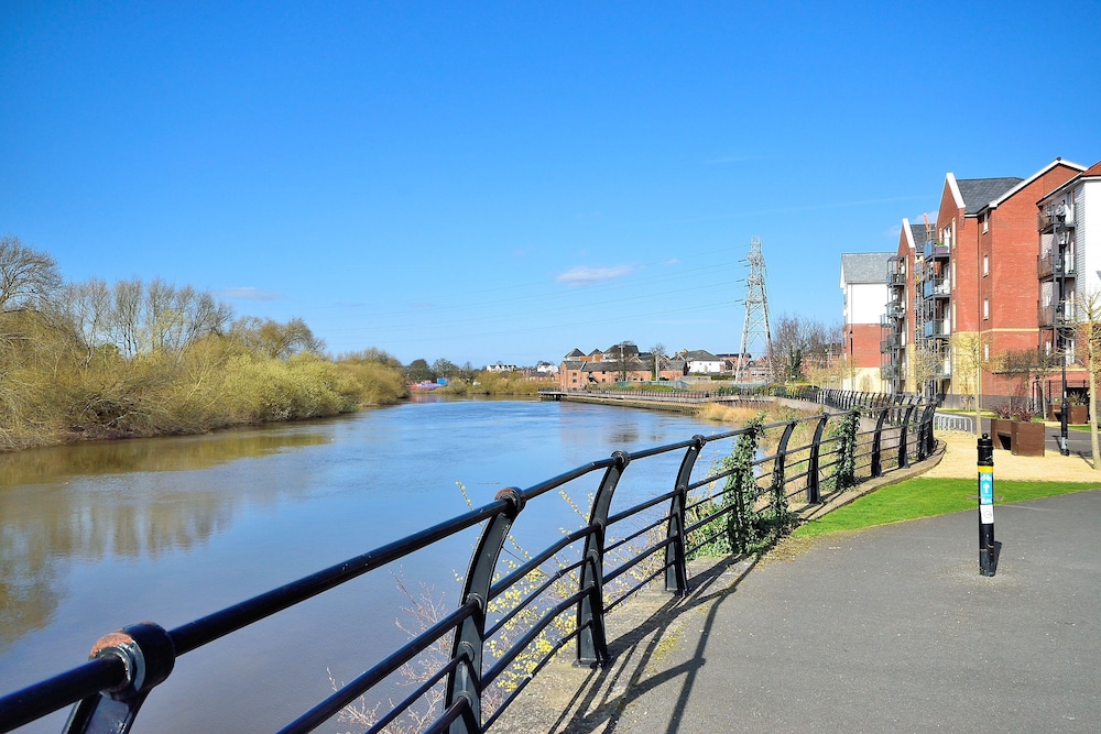 Racecourse Serviced Apartments