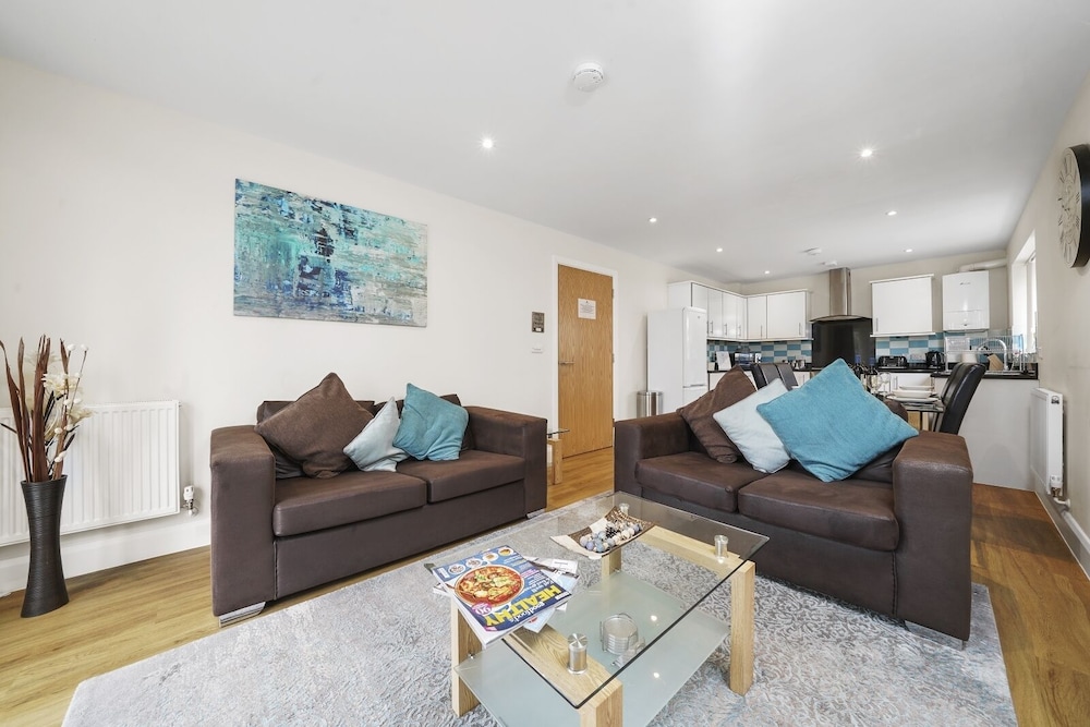Heathrow Living Serviced Apartments by Ferndale