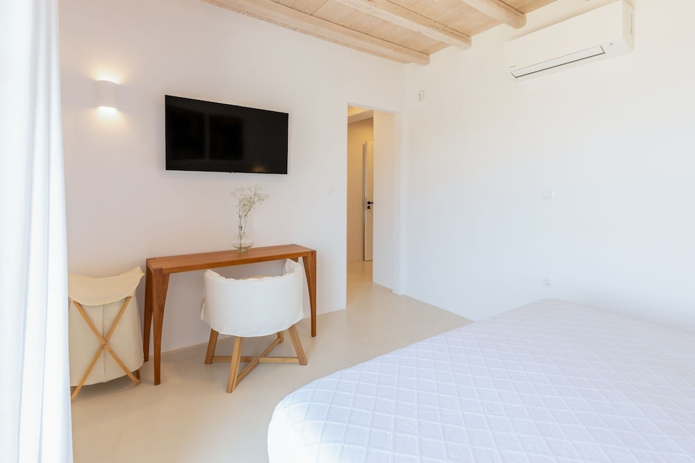 Mykonos 3 BR Luxury Villa Private Pool Views