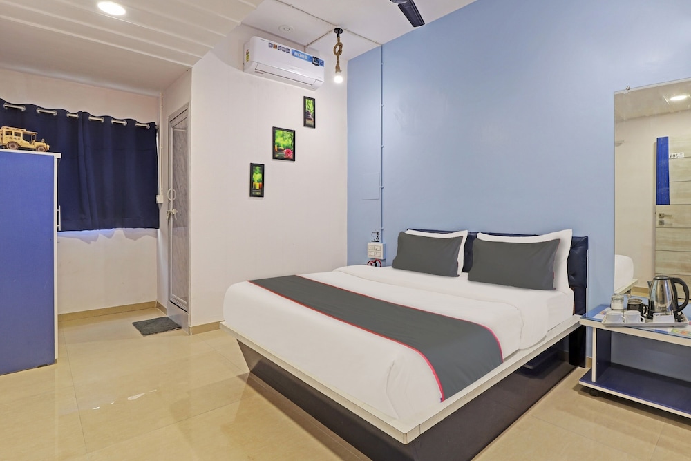 Hotel Solitaire Luxurious AC Rooms Surat