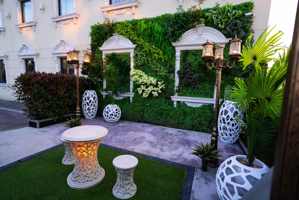 Croydon Vacations - Grand Sapphire Hotel  Banqueting - Property Image 15