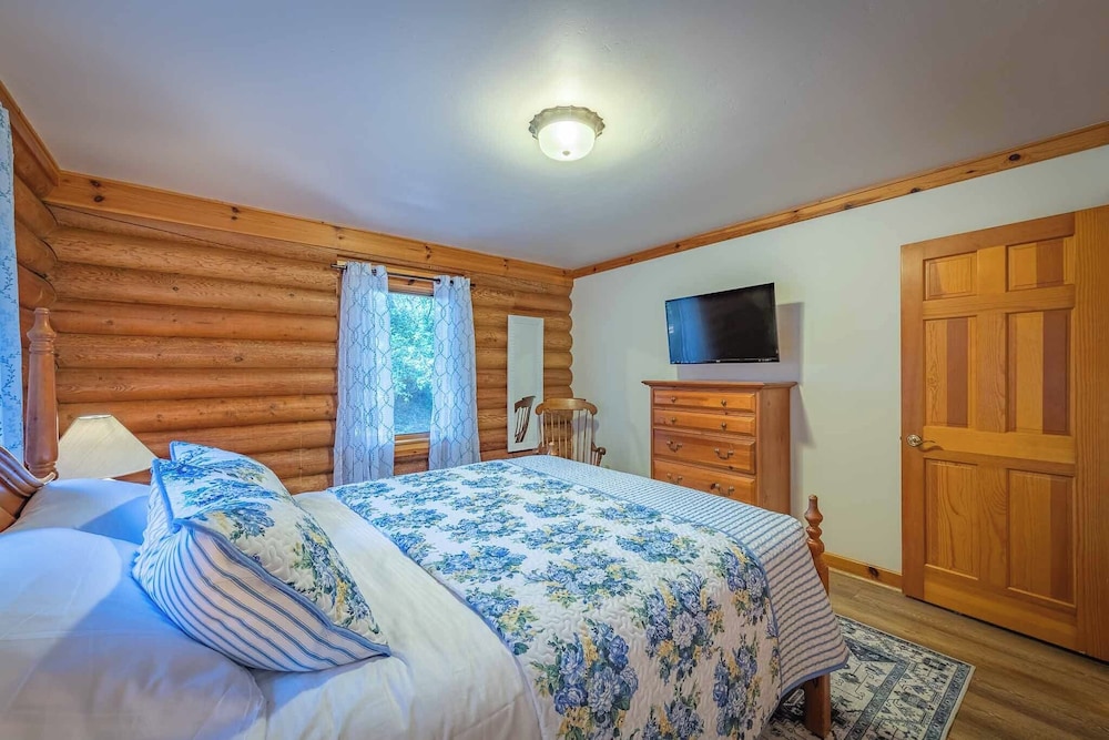 Oakwood Lodge