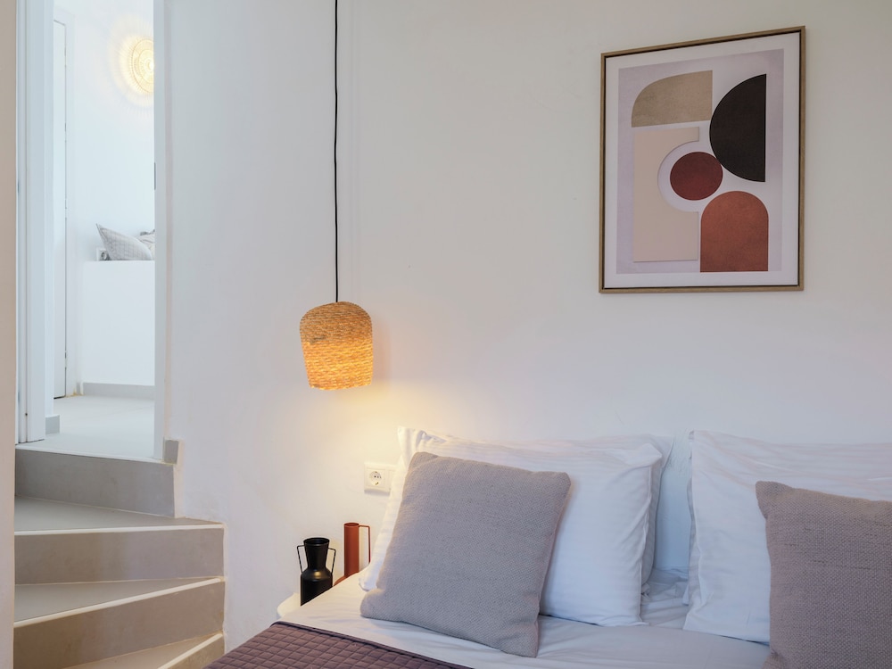 Mykonist Merchia Beach Villas & Suites