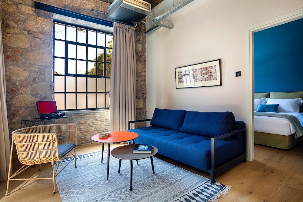 The Foundry Suites