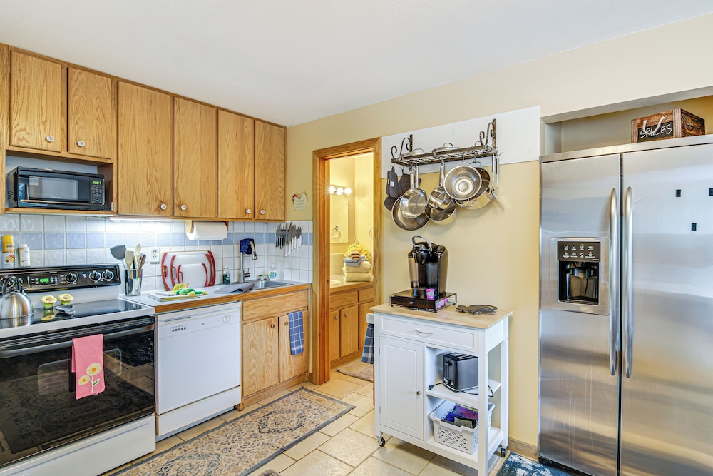 Centrally Located Big Sky Condo: Ski, Hike, Bike!
