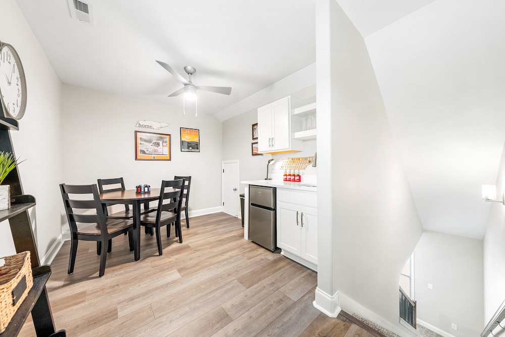 Adam's Downtown Retreat w/ Rooftop Access