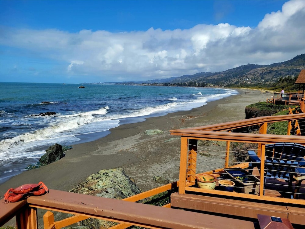 Ocean Front Cabin 12 Jacuzzi Spectacular Views