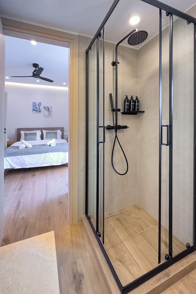 Riviera Escape Suites