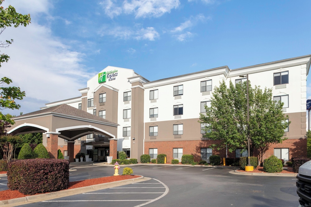 Roanoke Rapids Vacations - Holiday Inn Express  Suites Roanoke Rapids SE, an IHG Hotel - Property Image 45