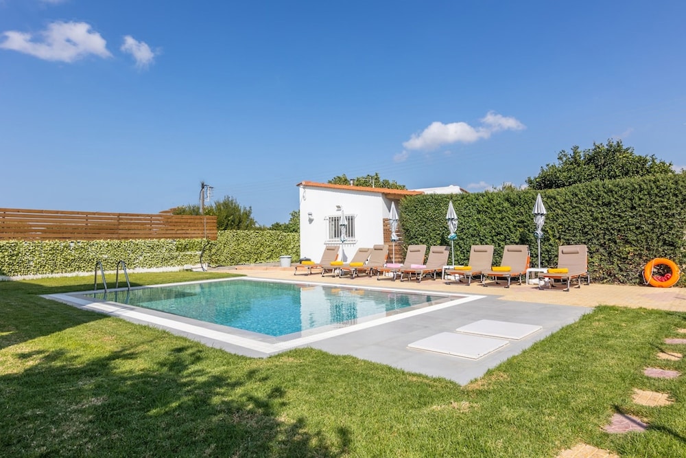 Amazing Villa Chrysanthi With Private Pool