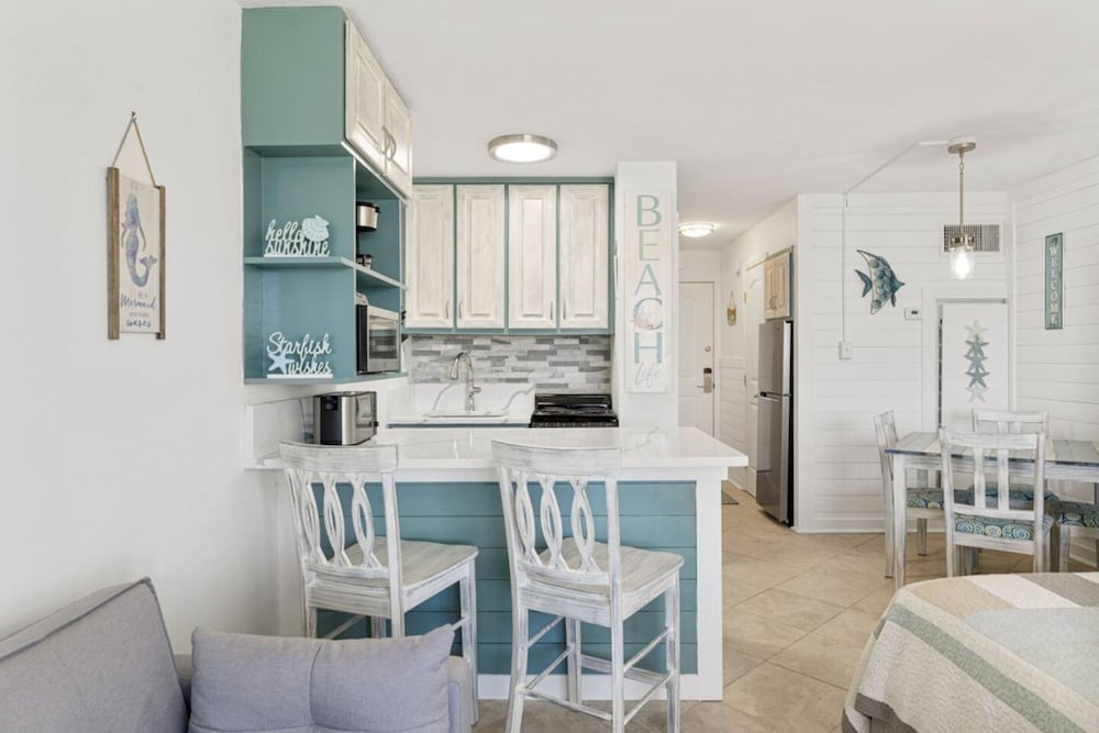 Beach Front Ocean View Condo - Top of the Gulf 804