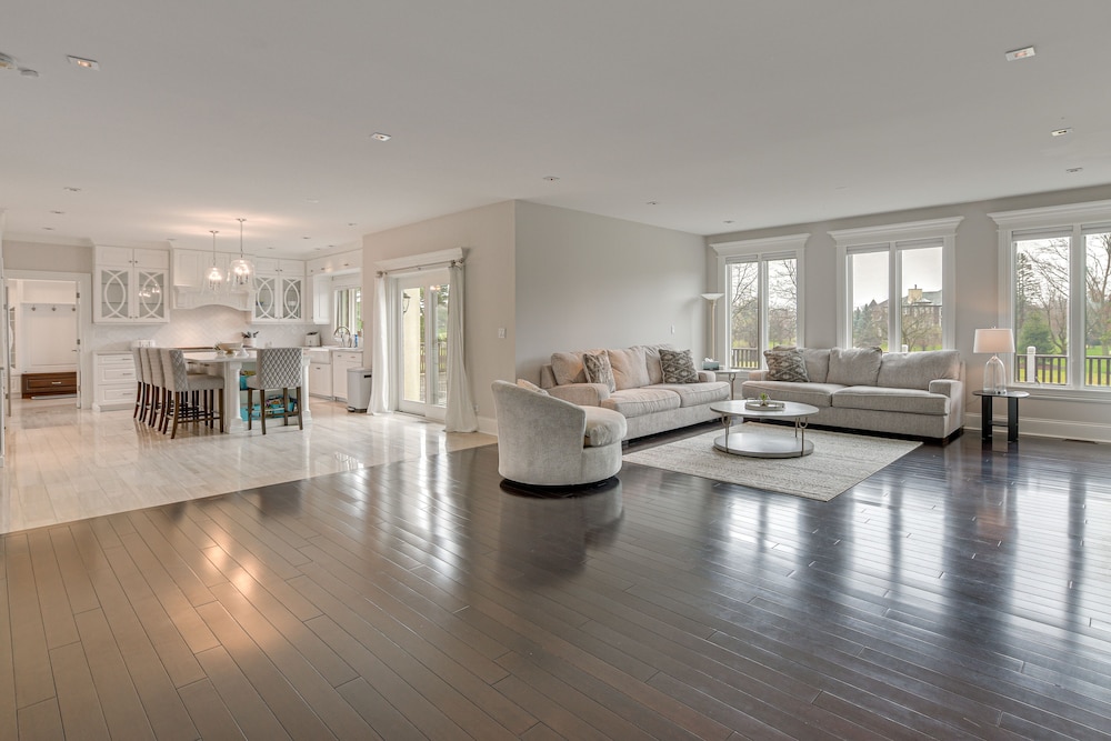 Spacious Inverness Home ~ 36 Mi to Chicago!