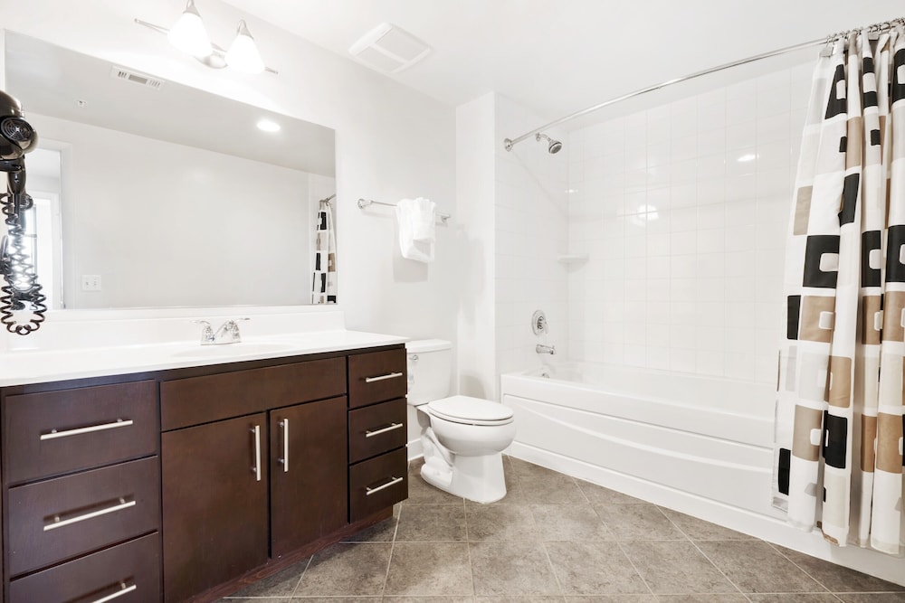 Global Luxury Suites at The Convention Center