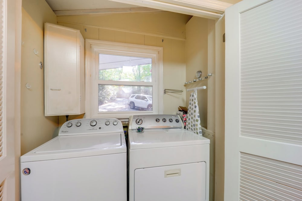 Mtn Home w/ Deck & Community Amenities in Newland