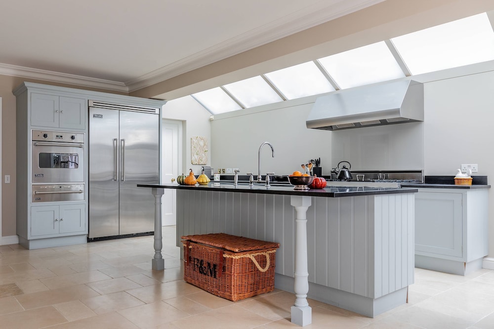 Earl's Court Square XI by Onefinestay