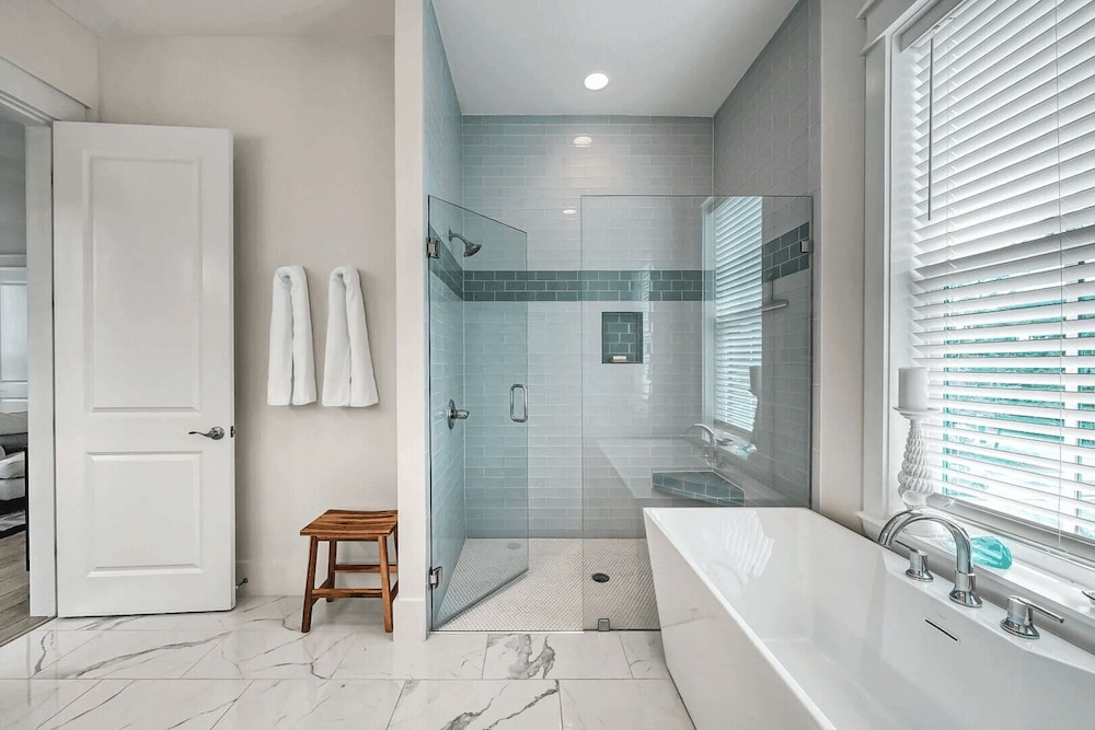 Tranquil Tides by Avantstay Seacrest Pool Access + Bikes