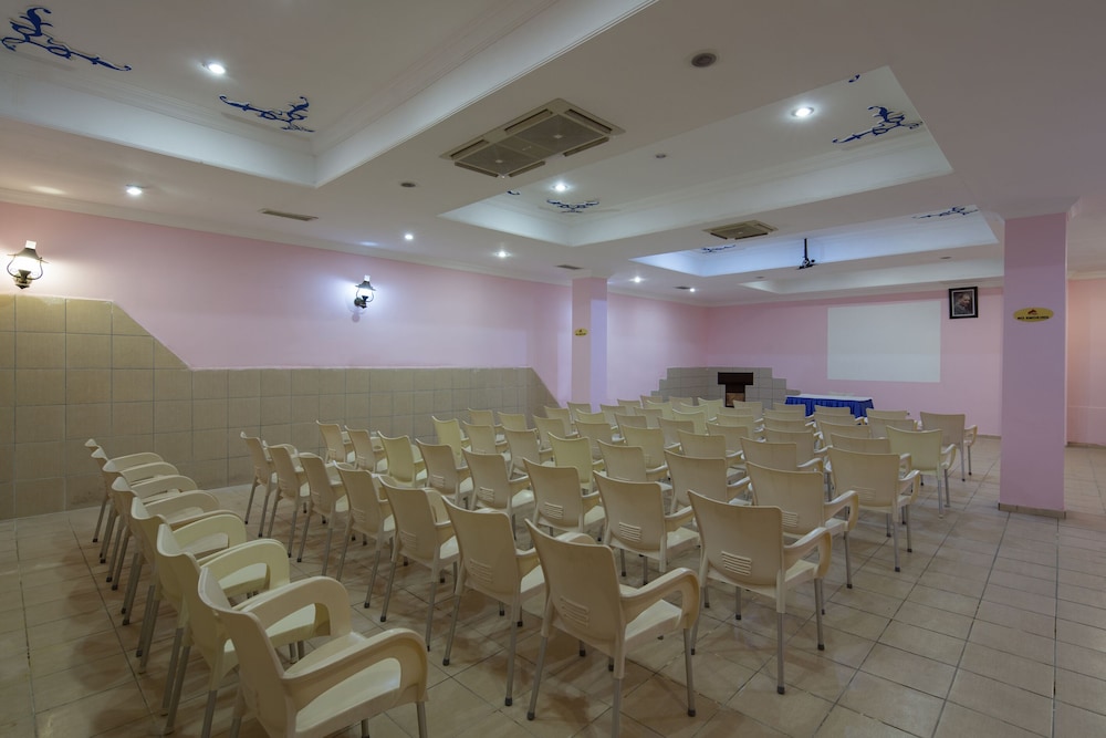 meeting & event spaces