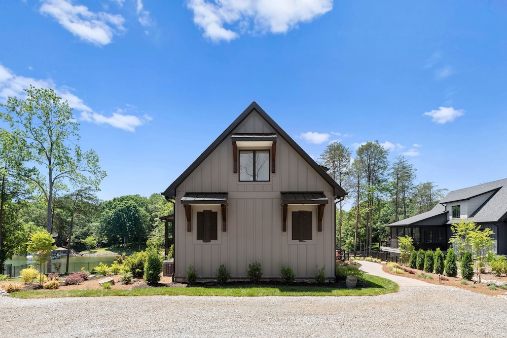 Gray Fox Lodge by Avantstay Waterslide Pool Theater Sleeps 23