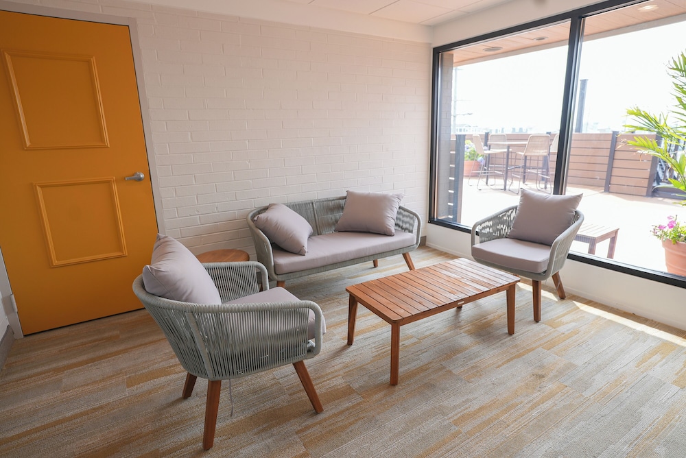 Pleasantville Vacations - The Boulevard Hotel - Property Image 4