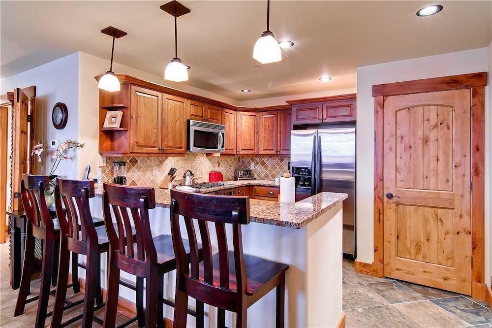 5112 Emerald Lodge, Trappeur's Crossing Apartment 2