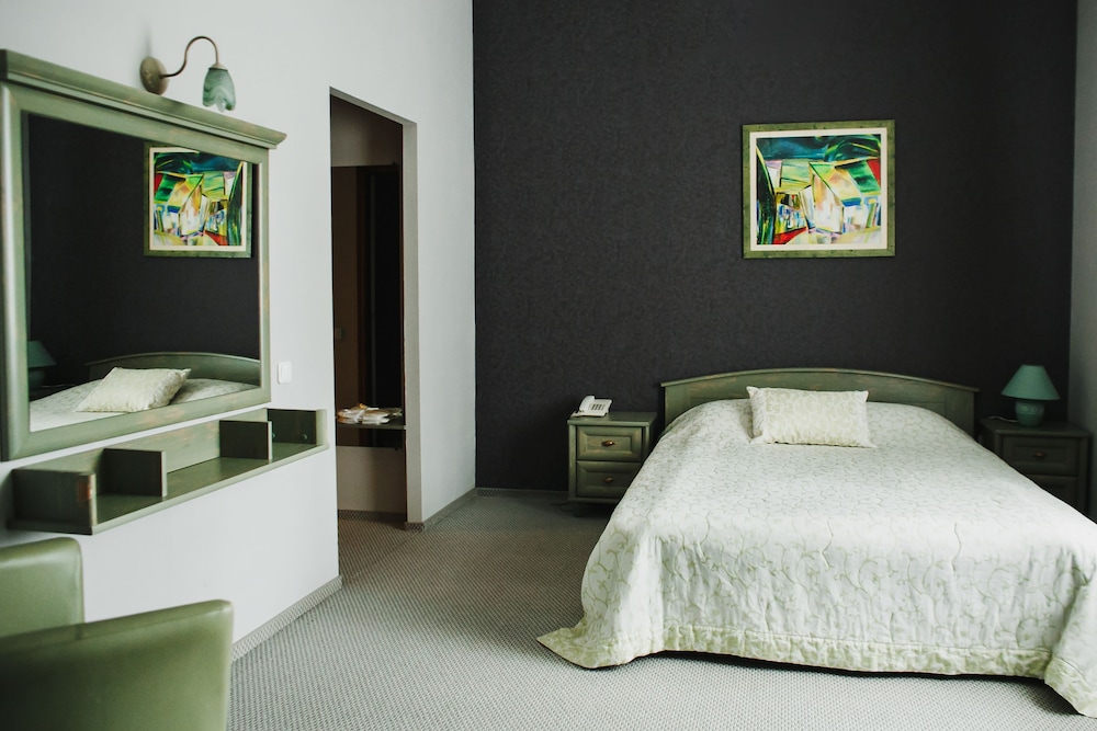 Hotel Shale