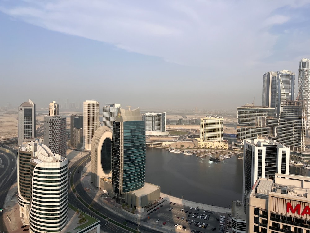 Stylish Studio With Balcony in Downtown Dubai
