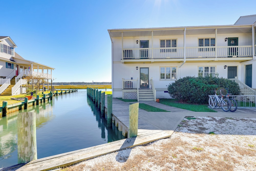 3 Mi to Beach: Waterfront Condo in Chincoteague! view 5