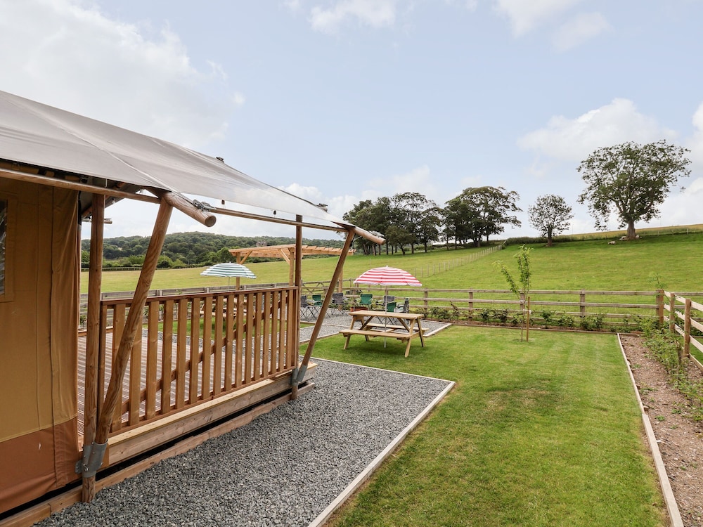Tilly Bob Lodge