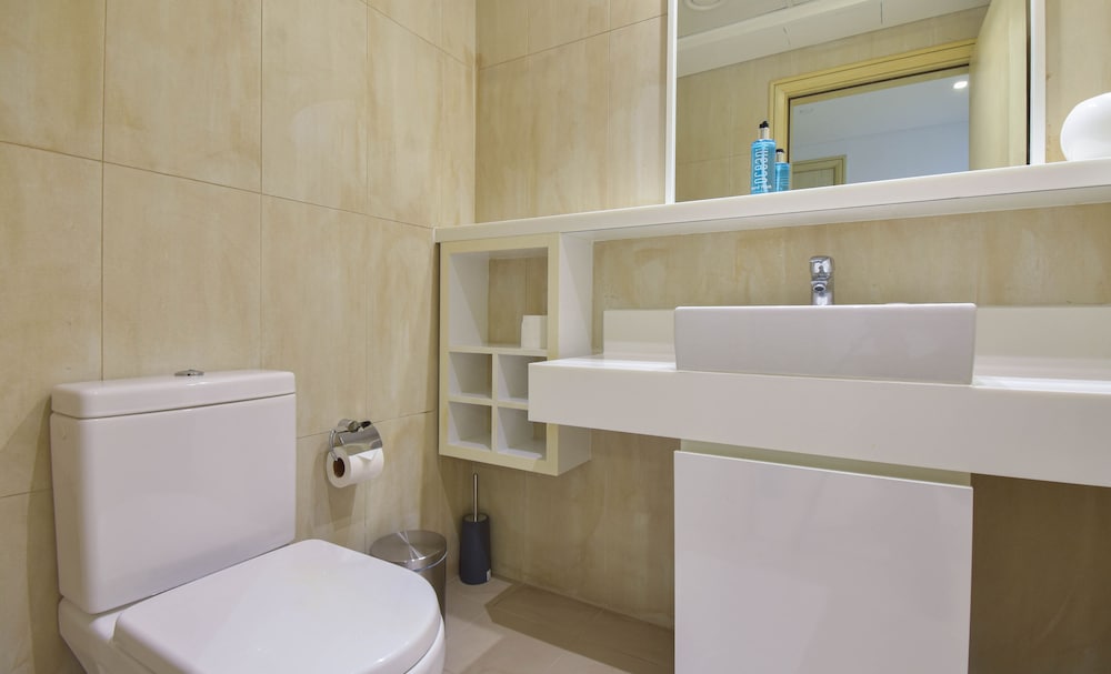 2B-Al Bateen Residence-805 by bnbmehomes