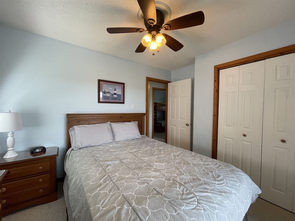 Someday 3 Bedroom Cottage by RedAwning view 3