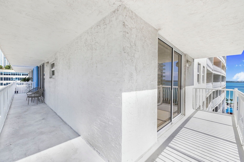 Chic Brickell Condos – Prime Location
