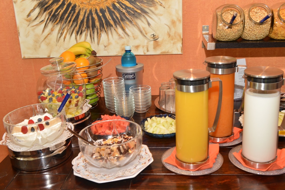 Alpha Hotel Garni - Property Image 1