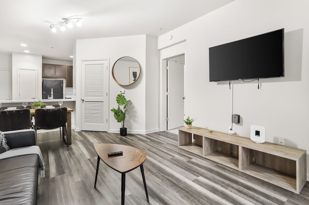 DC Charm in Crystal Apartments